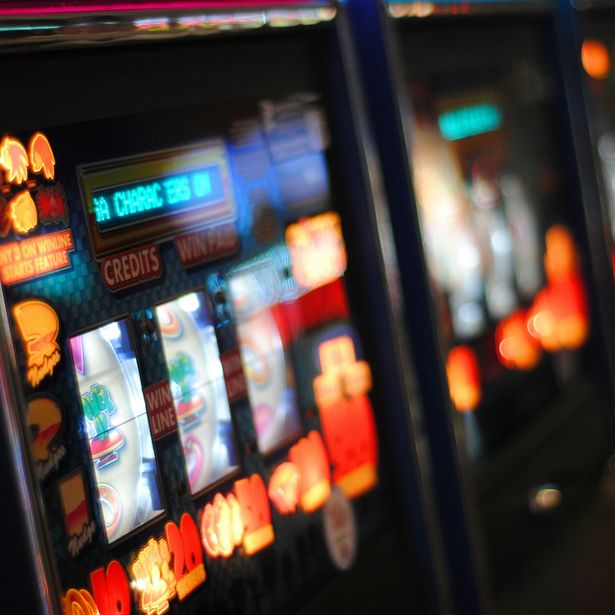 Spielautomaten in einem Kasino