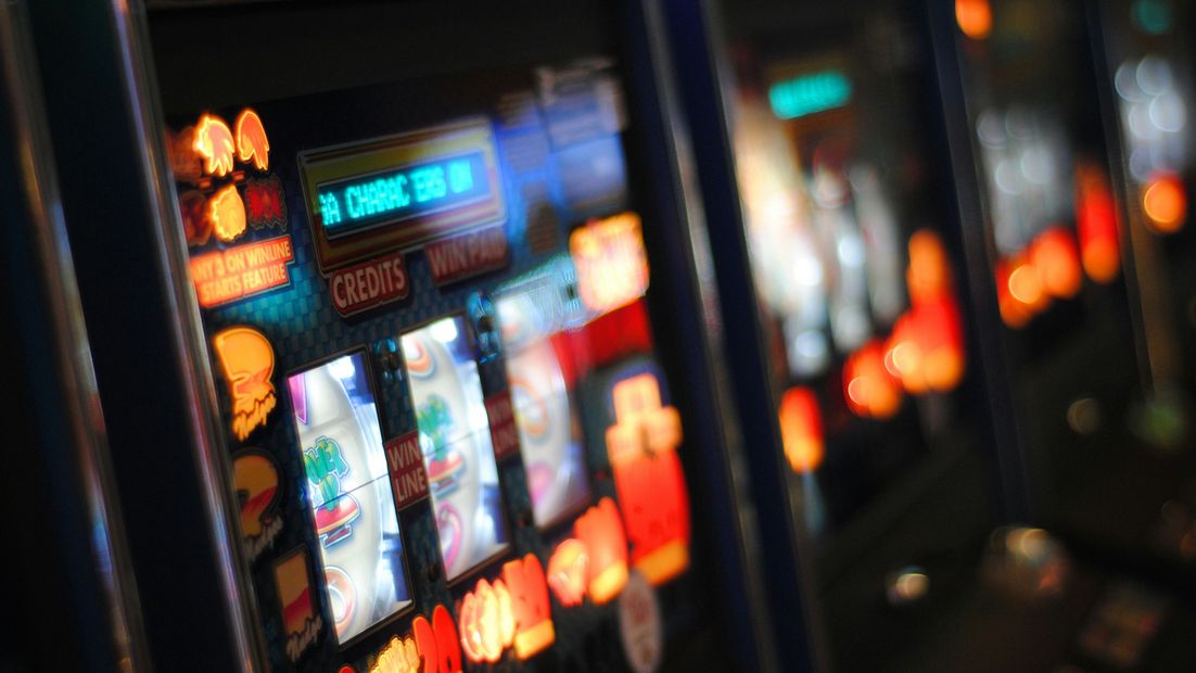 Spielautomaten in einem Kasino