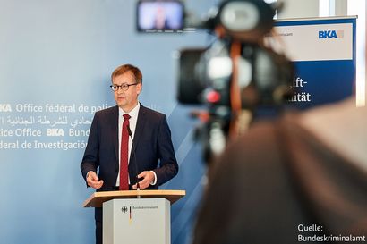 Burkhard Blienert, Sucht- und Drogenbeauftragter der Bundesregierung, spricht bei einer Pressekonferenz zur Rauschgiftlage
