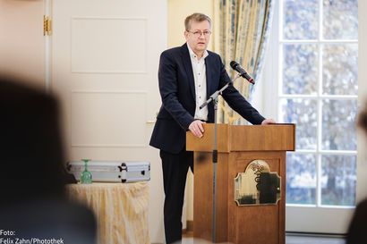 Burkhard Blienert, Sucht- und Drogenbeauftragter der Bundesregierung, spricht auf dem "internationalen Cannabis-Forum"
